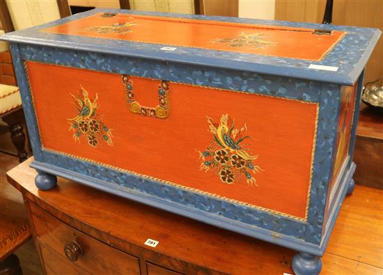 Painted blanket box W.91cm